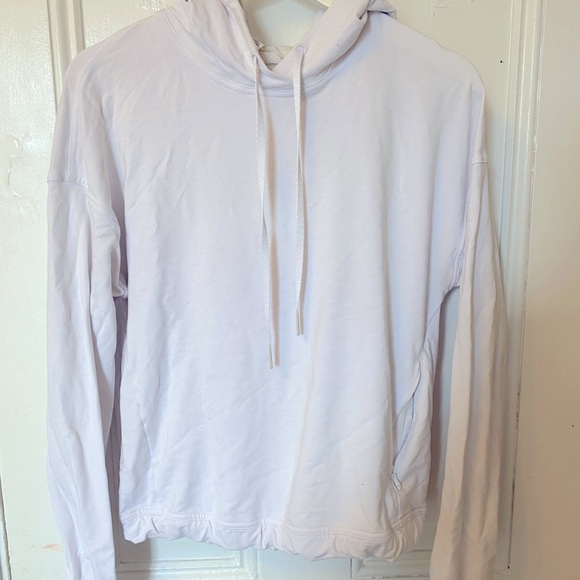 Lululemon sweater in very good shape - Picture 2 of 3